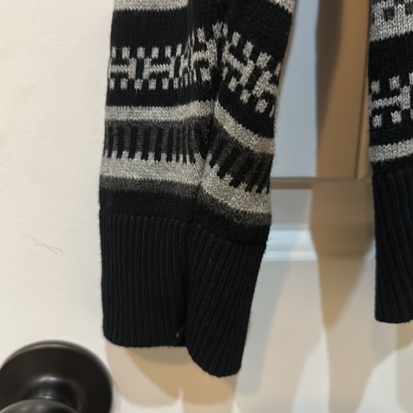 American Rag Patterned Sweater - Picture 4 of 5